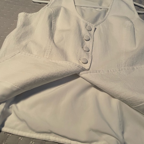 White Button-Up Vest - Picture 3 of 3